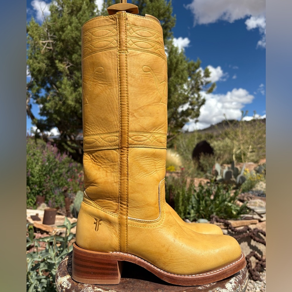 FRYE πΊπΈ Campus Longhorn Stitch Boots In Banana - Picture 5 of 16